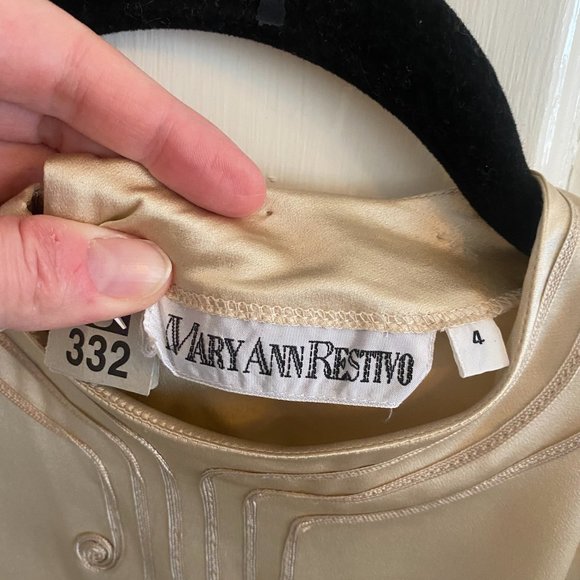 Vintage Mary Ann Restivo 100% silk champagne blouse with buttons size 4 - Picture 2 of 5